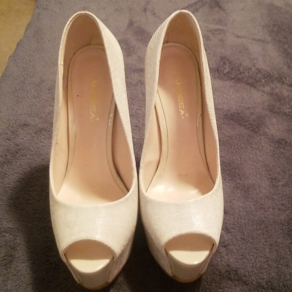Shoes - Picture 2 of 3